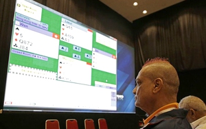 Thú vị môn đánh bài ở ASIAD: Người giàu nhất Indonesia cạnh tranh HCV với cụ ông 85 tuổi