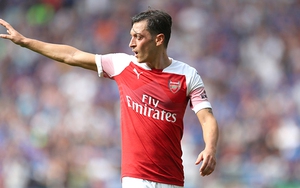 Arsenal: Oezil vẫn là nhạc trưởng của Pháo thủ
