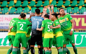 V-League đá trong 'buổi hoàng hôn'