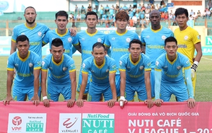 Sanna Khánh Hòa gần tấm huy chương V-League 2018