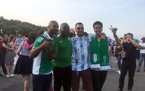 Chưa bao giờ người Argentina yêu Nigeria đến thế