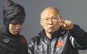 Chuyện lá thăm nhẹ của đội tuyển Việt Nam