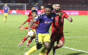 Vòng 7 V-League: 'Nóng' trọng tài, nguội chuyên môn