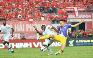 Bản quyền V-League: Khi 'con gà đẻ trứng vàng' được đánh thức