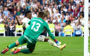 Real Madrid: Mất kiểm soát, mất điểm