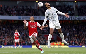 Vấn đề: Hàng thủ Liverpool tan chảy ra sao?