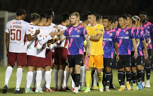 CLB TP.HCM cần 'bàn tay sắt' để trụ hạng