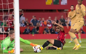 Hàng thủ Barcelona: Kỷ lục gia Ter Stegen