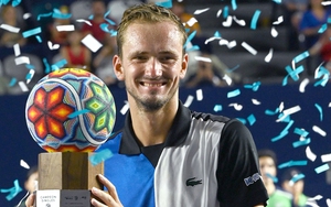 Medvedev đã trở lại vòng quay chiến thắng