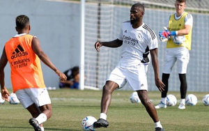 Real Madrid mua ít nhưng đủ