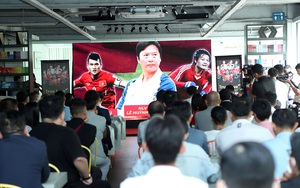 Lê Huỳnh Đức đối đầu Jan Koller