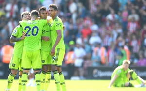 MU: Cuộc trỗi dậy của người khổng lồ Varane