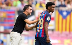 Barcelona: Xavi và bài toán quay vòng lực lượng