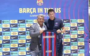 Mùa Hè khó hiểu của Barcelona