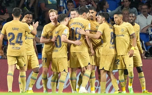 Barcelona thắng trận đầu ở La Liga: Tạ ơn những ngôi sao