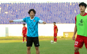 HLV Gong Oh Kyun và 'cái bóng' của thầy Park