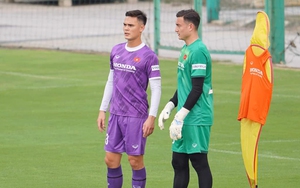 Tuyển Việt Nam cần thêm những Văn Lâm, Schmidt