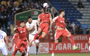 Chờ bước chuyển mình của V-League