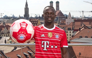 Sadio Mane: Chiếc điện thoại vỡ nát và một trái tim nhân hậu