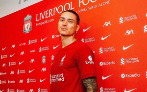 Darwin Nunez: Từ suýt bỏ bóng đá năm 17 tuổi tới kỷ lục của Liverpool