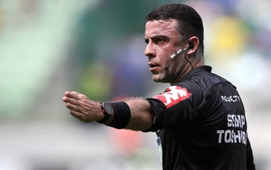 Khi trọng tài FIFA công khai là người đồng tính