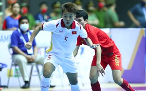 Futsal nữ Việt Nam thăng hoa với cầu thủ sân cỏ