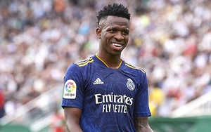 Real Madrid: Vinicius lại mất tích