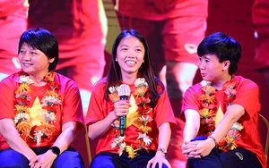 Bóng lăn tuần qua: Mùa chim én bay…