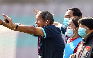 VFF sẽ 'lách luật' để HLV Mai Đức Chung dự World Cup