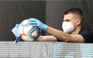 Bóng đá thế giới chao đảo vì đại dịch Covid-19