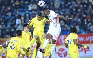 Vòng 1 V-League 2022: Khách lấn chủ