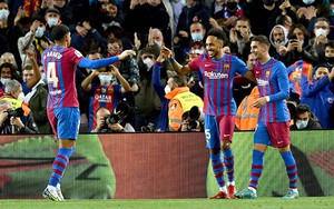 Barcelona thắng 3 trận liên tiếp: 3 giây quyết định của Xavi