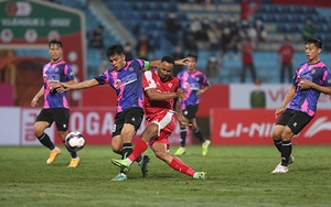 V-League 2022: 'Ăn chay trường'