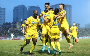 'CLB V-League không có nhu cầu làm ra tiền nuôi bóng đá'