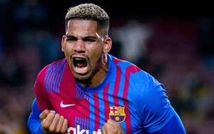 Ronald Araujo: Lính cứu hỏa ở Camp Nou