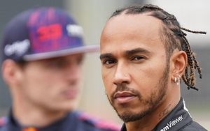 Giải đua Công thức 1: Sự im lặng khó hiểu của Lewis Hamilton