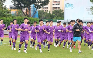 Tuyển Việt Nam và bài học từ 'kình địch' Thái Lan