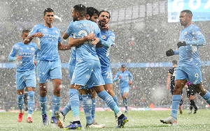 Man City trở lại nhì bảng: Chiến thắng khó khăn trong tuyết lạnh