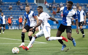 Real Madrid đại thắng Alaves 4-1: Giá trị của Alaba