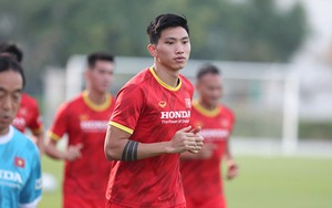 Trong nỗi mơ hồ về Văn Hậu