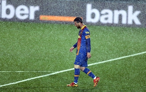 Vấn đề của Barca: Messi đi lạc ở “El Clasico”