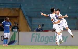 Hà Nội FC tạm thoát hiểm tại V-League