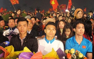 Mẹ Công Phượng ước được ăn bữa cơm cùng con