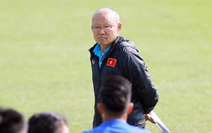 Mối lo của thầy Park