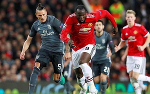 Lukaku sa sút vì thiếu tự tin và chiến thuật thực dụng của Mourinho