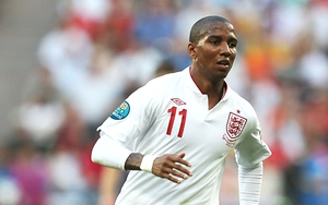 Ở tuổi 'băm', Young vẫn hữu dụng với tuyển Anh