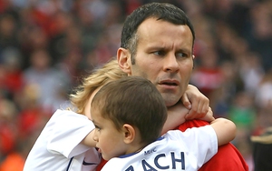 Ryan Giggs: Lần duy nhất tôi khóc trên sân là ở Camp Nou