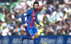 Tại sao Arsenal nên từ bỏ thương vụ Arda Turan?