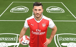 Vị trí nào cho Kolasinac ở Arsenal?