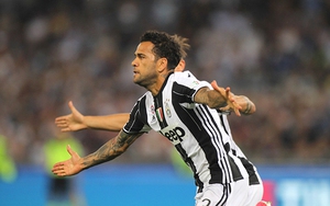 Ở tuổi 34, Dani Alves vẫn là chìa khóa cho tham vọng của Guardiola